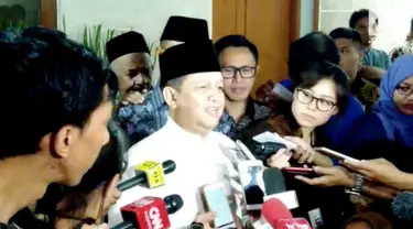 Soetrisno Bachir tegaskan uang yang diberikan untuk Amien Rais maupun kegiatan sosial murni menggunakan uang pribadinya, serta bantuan dari infaq. 