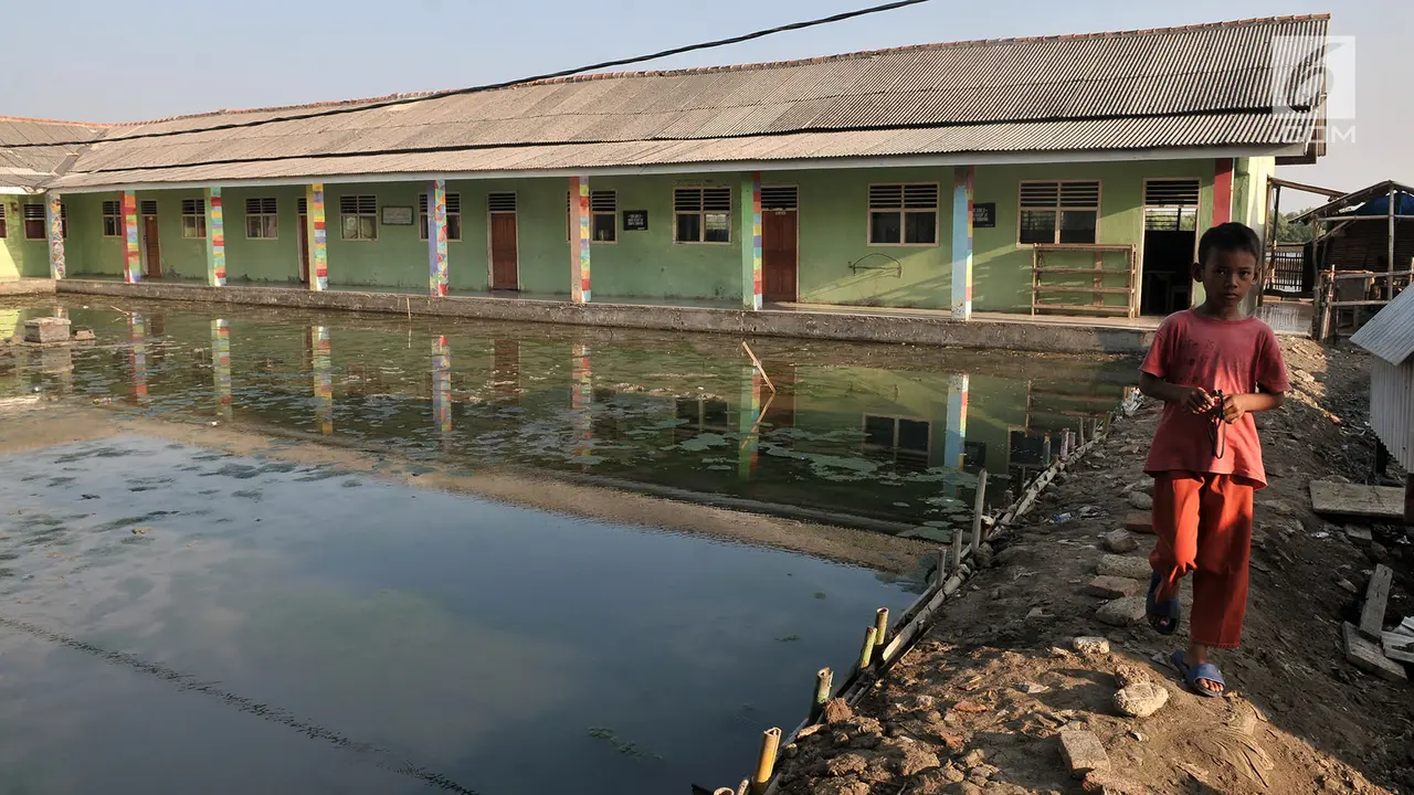 Kampung Beting Dihantui Abrasi