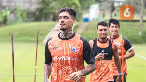 PSS Sleman Buka Peluang Gaet Shayne Pattynama dan Dimas Drajad