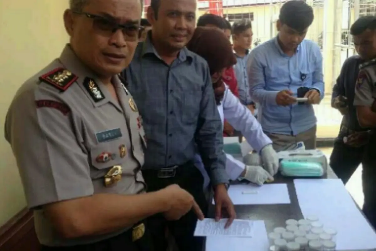 Ratusan Polisi di Riau Tes Urine Mendadak