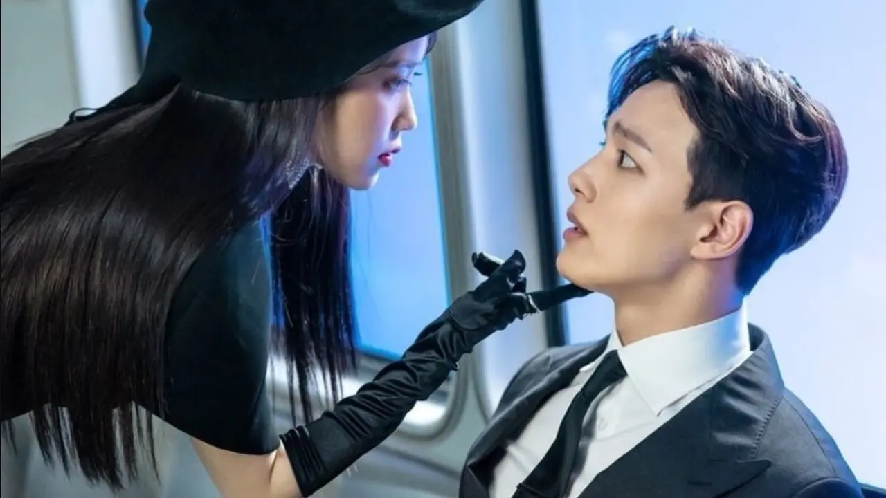 Hotel Del Luna
