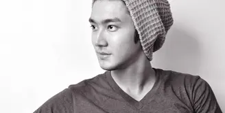 Di balik wajahnya yang tampan ternyata Siwon merupakan orang taat. Bahkan ia ingin menjadi misionaris saat kariernya di dunia hiburan berakhir. (Foto: Allkpop.com)