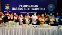 Pemusnahan 122 kilogram sabu dan 10 ribu pil ekstasi oleh Polda serta Badan Narkotika Nasional Provinsi Riau. (Liputan6.com/M Syukur)
