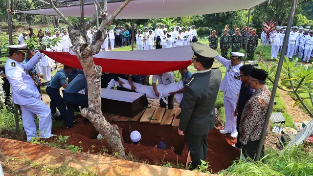 [Bintang] Pemakaman Amoroso Katamsi