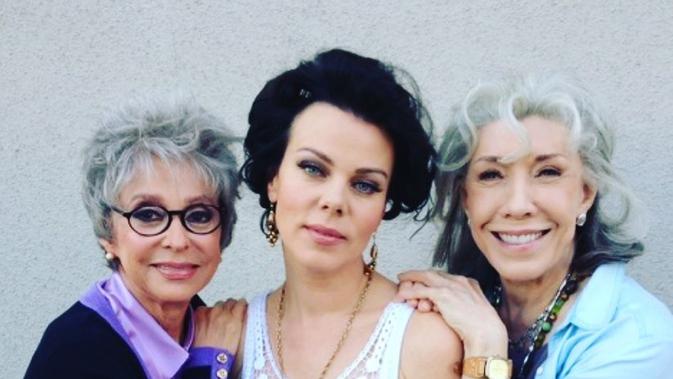 Debi Mazar, bintang film Home Alone dan Goodfellas. (Instagram @debimazar)