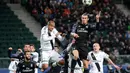 Di ajang Liga Champions, Real Madrid bermain imbang 3-3 melawan tuan rumah Legia Warsawa, Selasa (2/11/2016). (AFP/Janek Skarzynski)