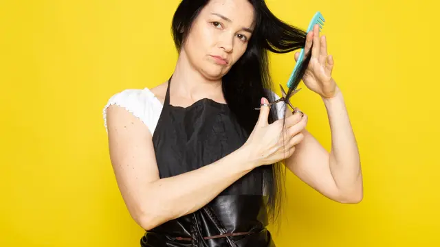 Penyebab dan Cara Menanganinya Hair Line Mulai Mundur (photo by freepik)