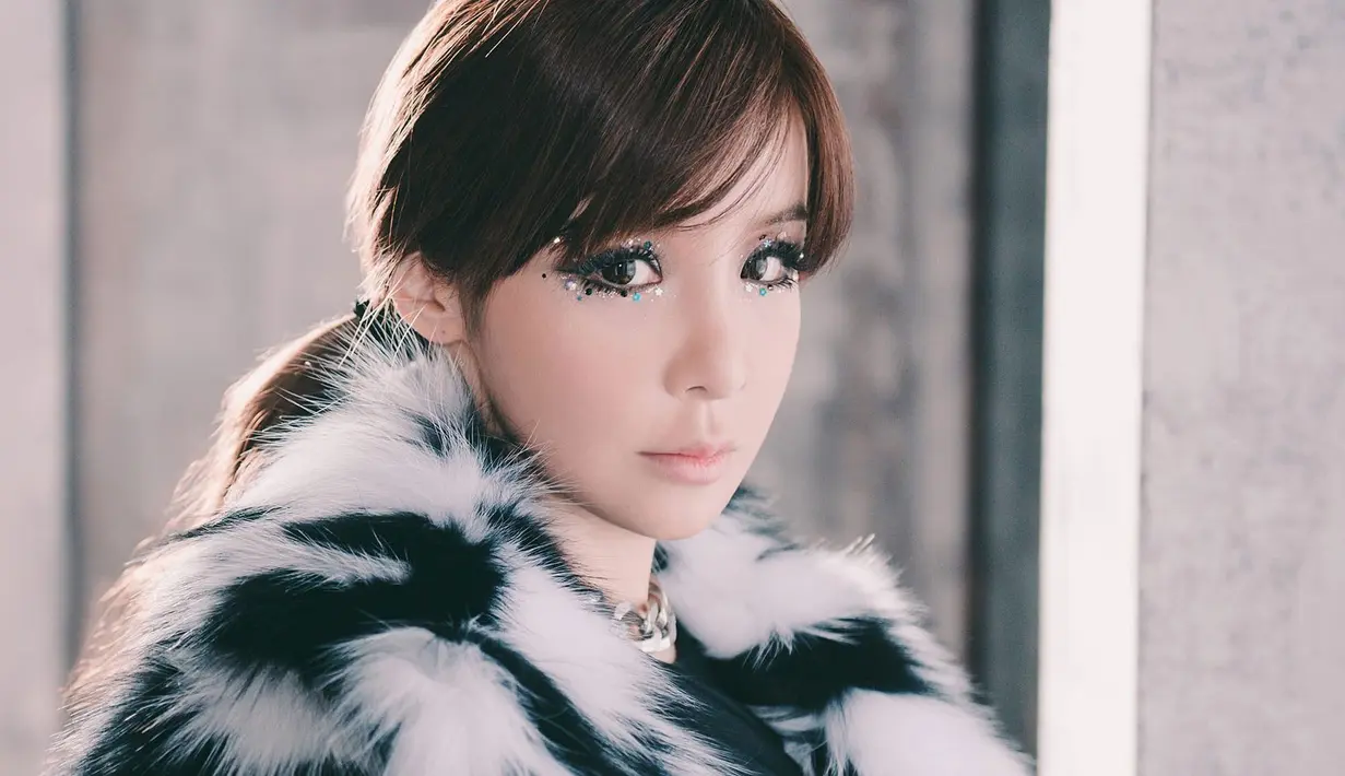 Setelah acara itu tayang, Park Bom kembali pusat perhatian publik. Lantaran mendapatkan pandangan yang negatif dari publik, akhirnya ia pun buka suara mengenai kasus tersebut. (Foto: Soompi.com)