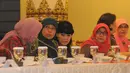 Para istri menteri Kabinet Kerja saat rapat perdana di Jakarta, Senin (3/11/2014). (Liputan6.com/Herman Zakharia) 
