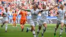 Striker Amerika Serikat, Megan Rapinoe, merayakan gol yang dicetaknya ke gawang Belanda pada laga final Piala Dunia Wanita 2019 di Stadion Lyon, Lyon, Minggu (7/7). AS menang 2-0 atas Belanda. (AFP/Phillippe Desmazes)