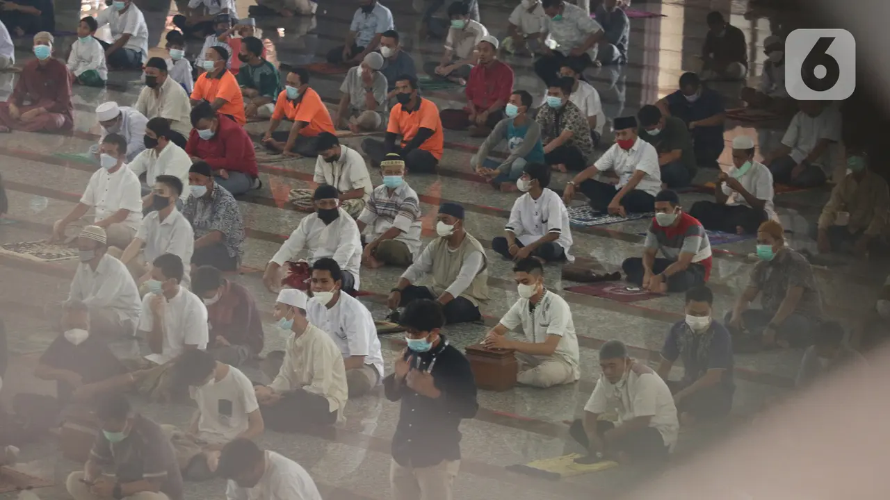 Suasana Salat Jumat Pertama di Masjid At-Tin