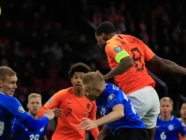 Gelandang Timnas Belanda, Georginio Wijnaldum mencetak gol ke gawang Estonia pada matchday terakhir Grup C  Kualifikasi Piala Eropa 2020 di Johan Cruijff Arena, Selasa (19/11/2019). Belanda mengandaskan Estonia dengan skor 5-0. (AP Photo/Peter Dejong)