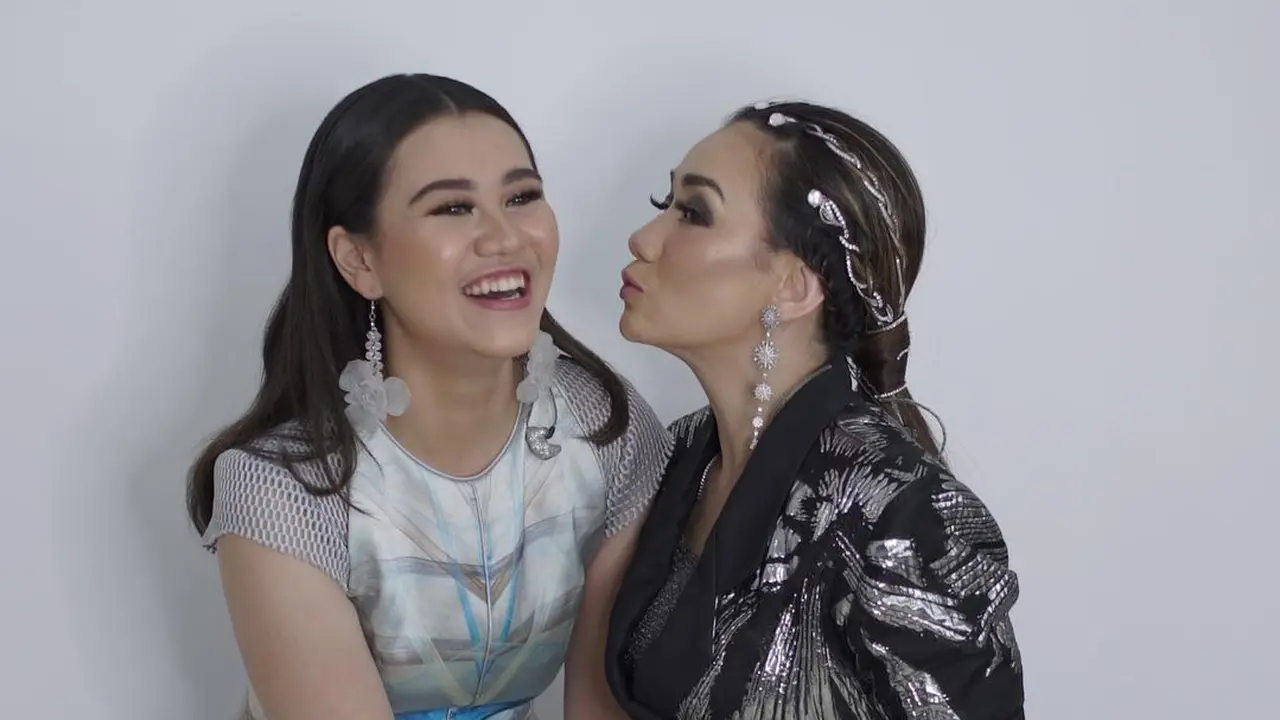 [Fimela] Aaliyah Massaid dan Reza Artamevia