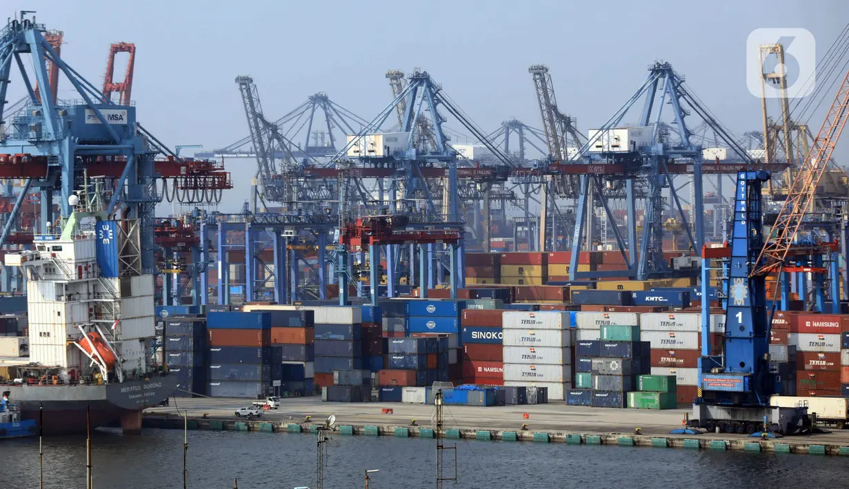 Sayangnya, nilai surplus tersebut tergerus defisit dari sektor migas sebesar 2,04 miliar dolar AS. (Liputan6.com/Angga Yuniar)
