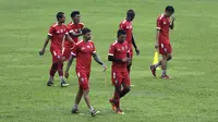 Pemain Arema FC saat latihan di Stadion Gajayana, Malang, Kamis (11/4). Latihan ini merupakan persiapan jelang laga final Piala Presiden 2019 melawan Persebaya Surabaya. (Bola.com/Yoppy Renato)