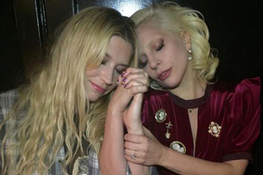 Kesha dan Lady Gaga (E!)