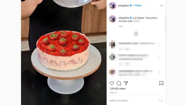 Strawberry Mousse Cake