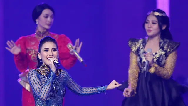 [Bintang] Ayu Ting Ting, Via Vallen dan Zaskia Gotik