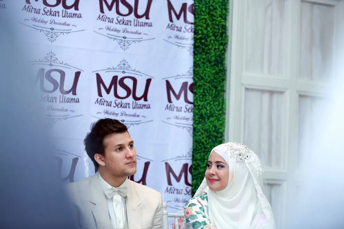 Stuart Collin dan Risty Tagor