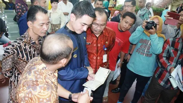 Zumi Zola Sudah Marah-marah, Calo Masih Bandel di Samsat Jambi