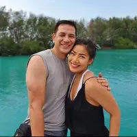 Tidak ada lagi keharmonisan dalam rumah tangganya, Ari Wibowo dan Inge Anugrah sepakat berpisah. Keduanya juga sepakat cerai secara baik-baik setelah 16 tahun menikah. Berikut beberapa potret kemesraan Ari dan Inge selama ini. [Instagram/ariwibowo_official]