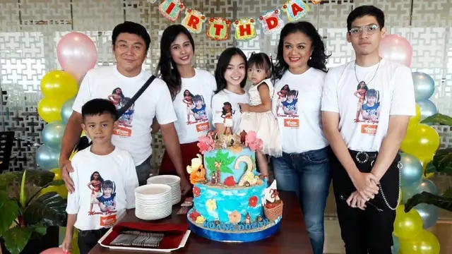 Beda Usia 31 Tahun, Ini 6 Potret Willy Dozan dan Istri dari Pernikahan Keempat