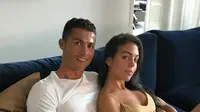 Bulan Juli lalu, diwartakan bahwa Cristiano Ronaldo dan kekasihnya akan memiliki seorang anak dari rahim Georgina sendiri. Meskipun keduanya baru saja dikaruniai anak kembar yang lahir dari ibu pengganti. (Instagram/cristiano)
