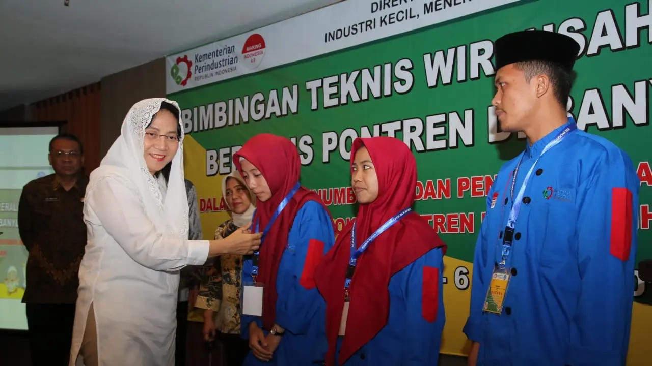 Kemenperin Latih Santri Banyuwangi Berbisnis Roti