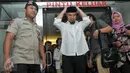 Ahmad Dhani usai mendatangi Polda Metro Jaya, Jakarta, Rabu (9/11). Ahmad Dhani melaporkan pihak yang menuduhnya menghina Presiden Joko Widodo. (Liputan6.com/Yoppy Renato)