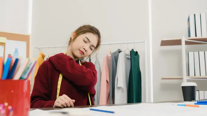 menjadi buruh pabrik