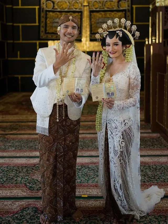 Potret pernikahan Ovi Dian dan Helmi Rahman. (Sumber: Instagram/@ovi_dian)