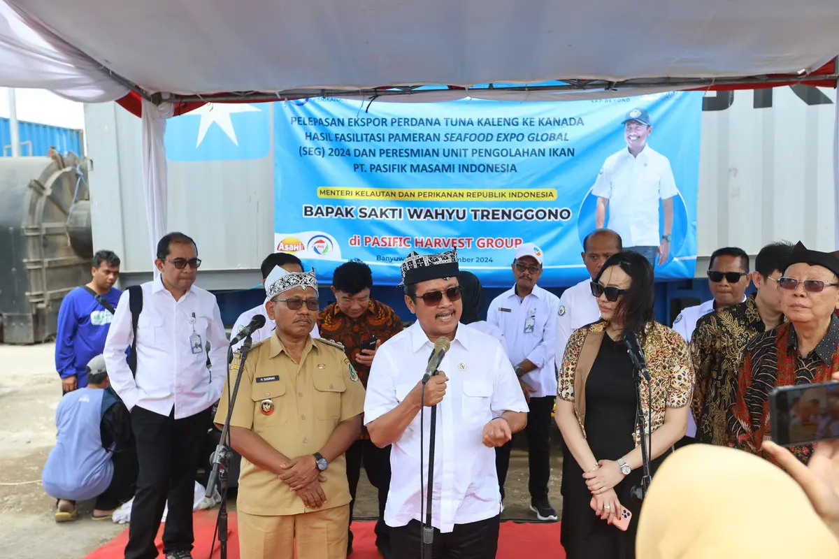 Menteri Kelautan dan Perikanan Wahyu Sakti Tranggono memberikan keterangan  pers saat pemberangkatn ekspor sarnden ikan tuna ke Kanada (Istimewa)