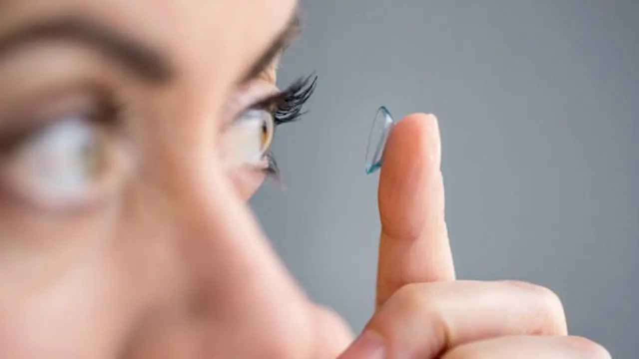 Softlens jadi kebutuhan penampilan/copyright: thinkstockphotos.com
