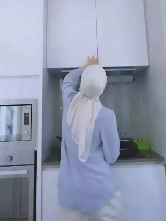 Potret Dapur Rumah Nina Zatulini, Bergaya Minimalis Penuh dengan Nuansa Putih
