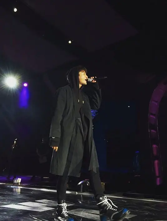 Akan bergabung dalam wajib militer, Seo In Guk tak mengkhawatirkan kariernya di dunia akting. Yang membuat dirinya takut adalah jika berat badannya akan semakin bertambah, lantaran ikut jalani kehidupan militer. (Instagram/seo_cccc)