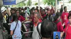 Para calon penumpang mengaku hari ini melakukan perjalanan untuk mengisi libur natal dan tahun baru. Mereka datang ke stasiun dari pagi hari untuk menghindari kepadatan.