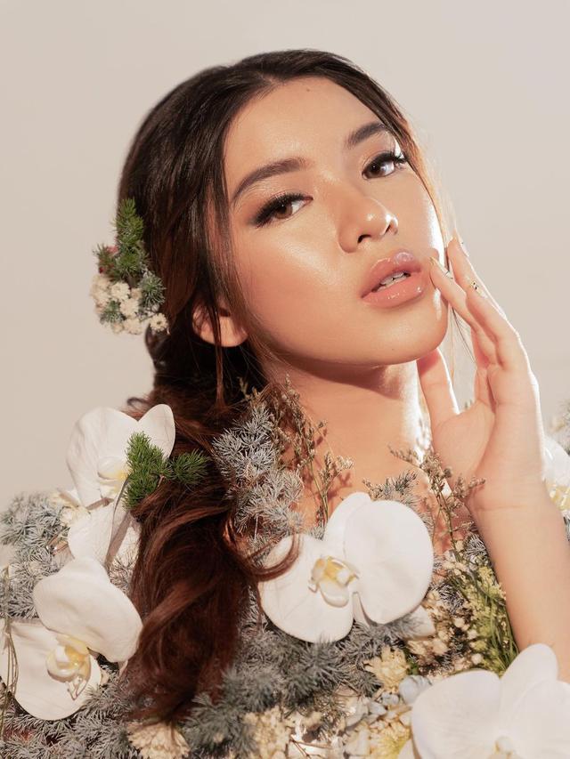 6 Gaya Pemotretan Tiara Andini bersama Lyodra dan Ziva, Curi Perhatian