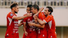 Tim Receveur cetak gol di laga PSBS Biak vs Bali United. (X Bali United)