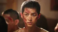 Song Joong Ki siap sapa penggemar lewat film terbarunya, Battleship Island.