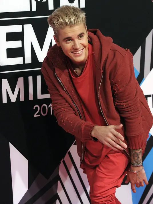 Seth Rogen pun menambahkan bahwa Justin Bieber tetap tenang mengenai perseteruannya. Menurutnya, padahal pasti banyak penggemar Justin yang membencinya dan siap menyerangnya. (Bintang/EPA)