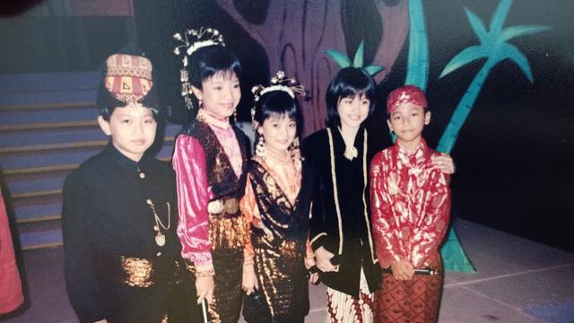 Potret Jadul Leony Trio Kwek Kwek Bareng Sesama Mantan Artis Cilik (Foto: Instagram/@leonyvh)