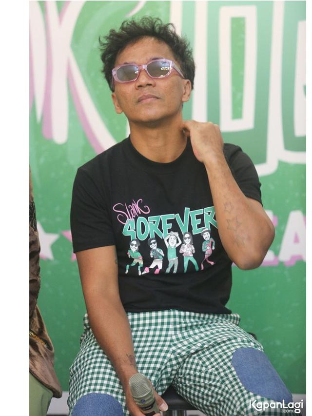 Implan 5.000 Helai Rambut, Ini 6 Potret Penampilan Kaka Slank yang Bikin Pangling