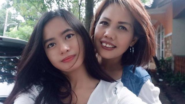 Bertengkar hingga Putuskan Adopsi Anak, Ini 6 Momen Kebersamaan Elly Sugigi dan Putri Kandungnya