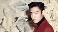 Beberapa hari lalu T.O.P Big Bang dinyatakan positif sebagai pemakai ganja. Berpengaruh dengan wajib militer yang sedang dijalaninya, pemilik nama asli Choi Seung Hyun ini mencoba bunuh diri lantaran malu. (Instagram/ choi_seung_hyun_tttop)