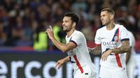 Goncalo Ramos (kiri) saat jadi bintang kemenangan PSG atas Barcelona di ajang Liga Champions. (Josep LAGO / AFP)
