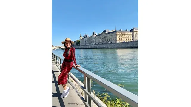 6 Gaya Liburan Five Vi di Prancis, Kunjungi Restoran Mewah dan Elegan (sumber: Instagram.com/five_vrachmawati)