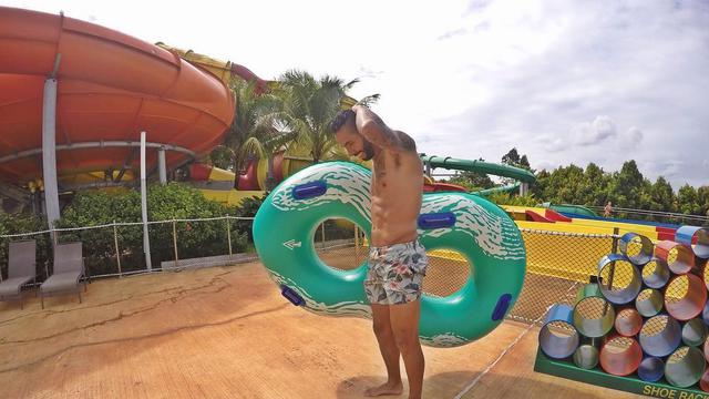 7 Potret Demerson Bruno Costa saat Berlibur, Curi Perhatian