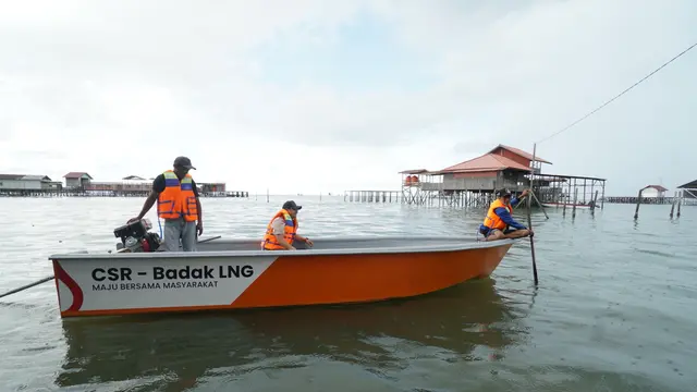 Pemanfaatan limbah pabrik PT Badak NGL menjadi kapal nelayan