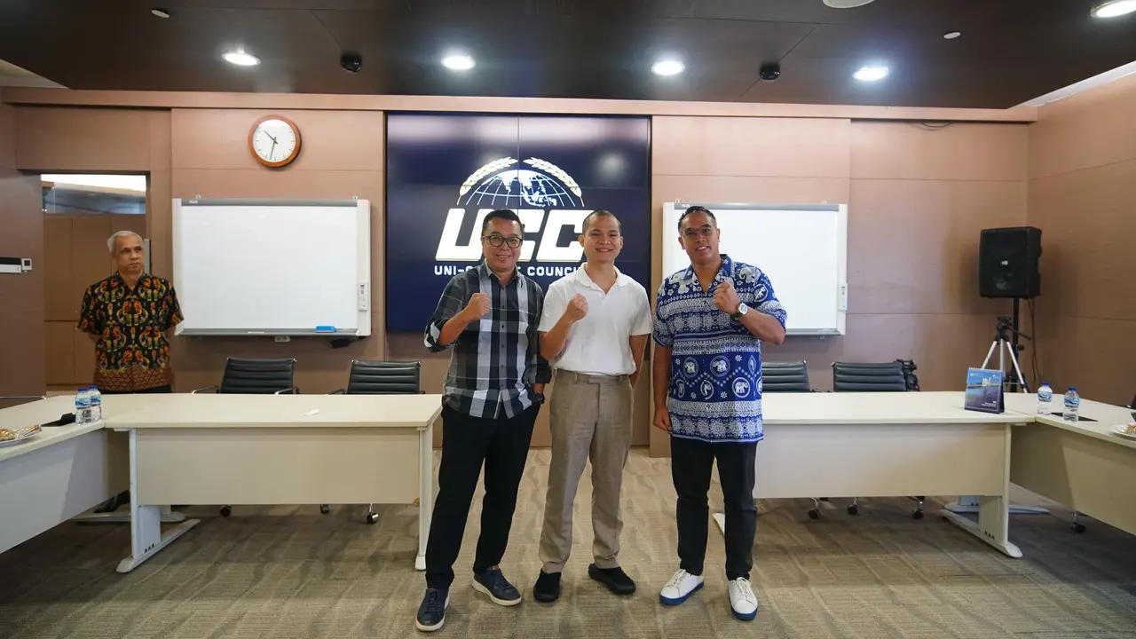 Penandatanganan Akta UCC