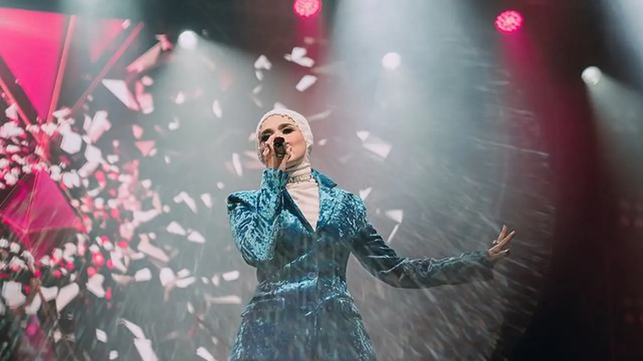 Mulan Jameela saat konser (Instagram/mulanjameela1)